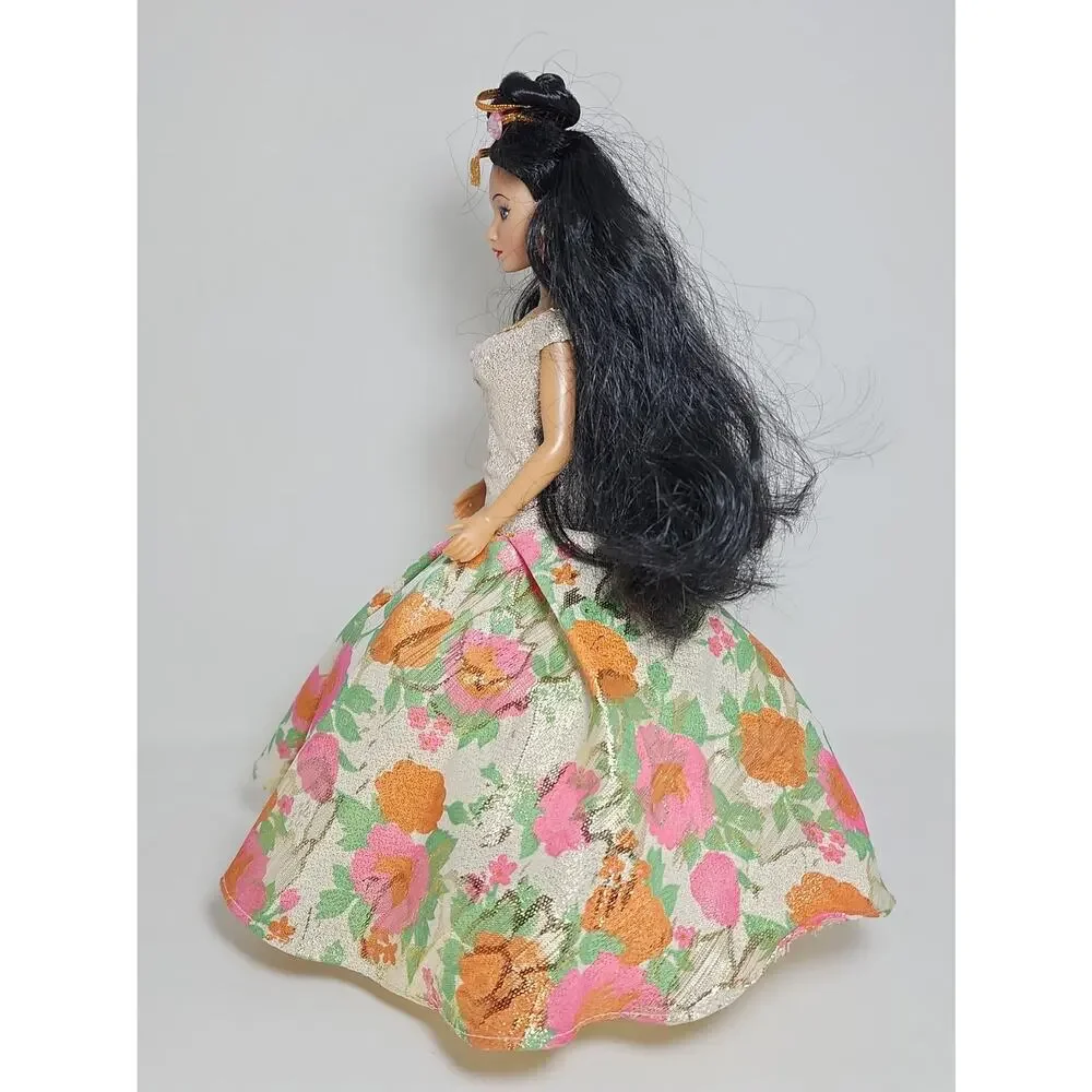 #7117 NRFB Vintage Integrity Toys La Quinceañera Alysa Hispanic Doll